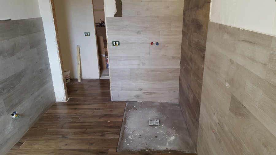 Piastrelle Effetto Legno Bagno 1